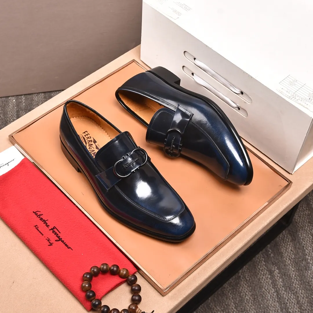 Men's shoes 💰540📛📛 (water-dyed cow lining) Salvatore Ferragamo high-end (Salvatore Ferragamo) is the world's top luxury footwear brand, coming from the fashion kingdom of Italy. It is famous all over the world for its traditional handmade design and novel styles... 🚶🏻🚶🏻New suit shoes are available simultaneously at the counter. This model is made of pure handmade imported Italian calfskin ➕soft water-dyed cowhide lining Original authentic outsole🌀🌀Size: 38➖44.